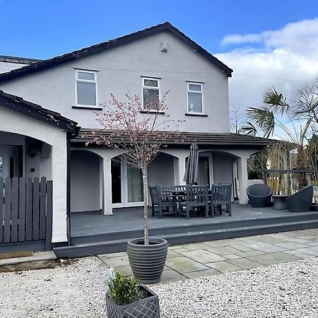 Spacious 2 Bed Ribble Valley Apartment بلاكبيرن المظهر الخارجي الصورة